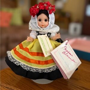 Vintage Madame Alexander miniature showcase Greece #565 8” in Original Box